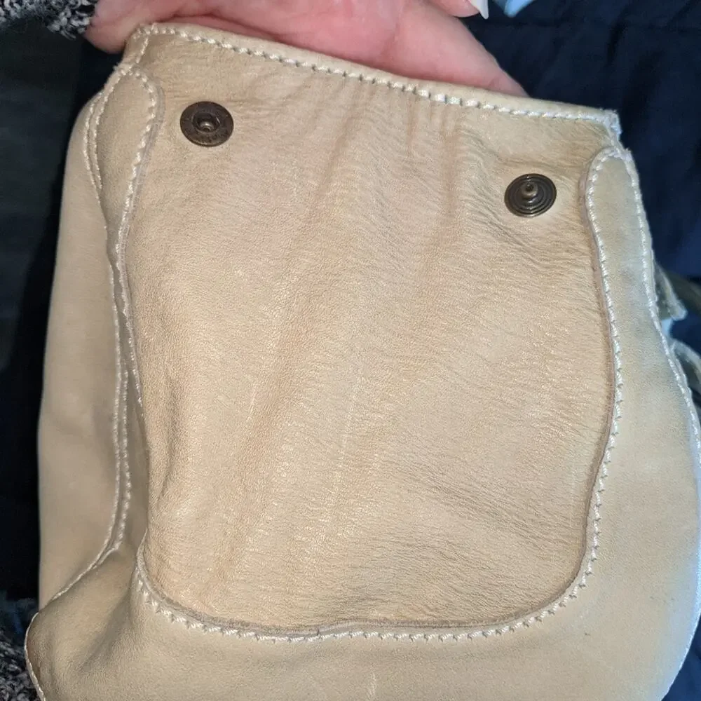 Vera Pelle Vintage Y2K Leather Baguette Hobo Bag Rivets Domed Rivets Light Tan